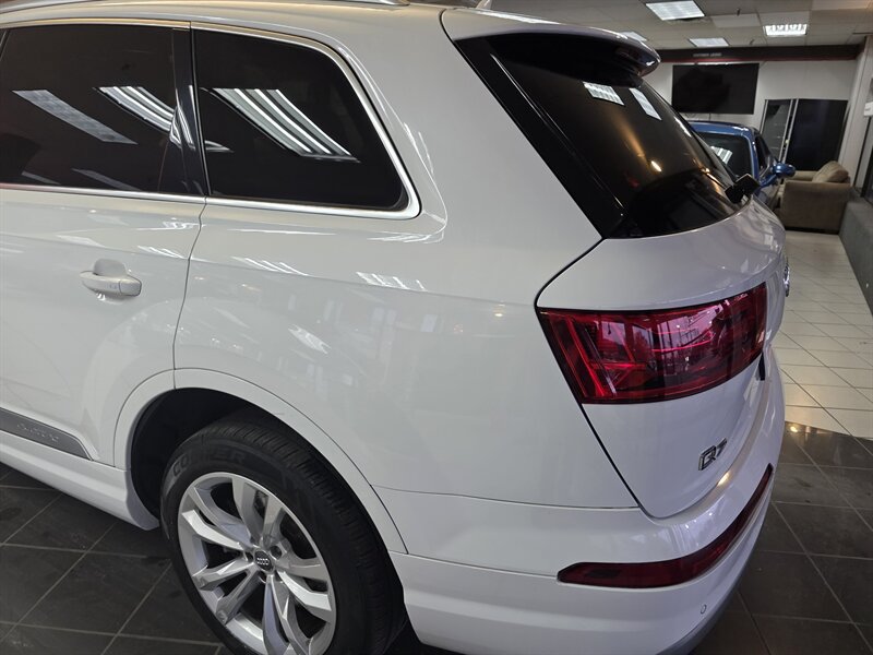 Used 2017 Audi Q7 3.0T Premium Plus w/ Premium Plus Package AWD/4WD image 36