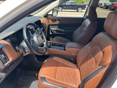 Used 2023 Nissan Pathfinder Platinum w/ Cargo Package AWD/4WD image 24
