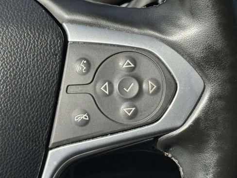 Used 2023 Chevrolet Traverse RS AWD/4WD image 24