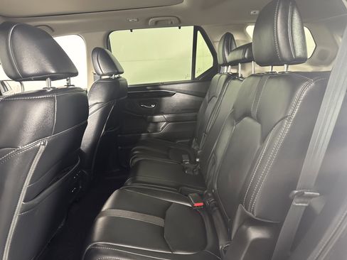 Certified 2024 Honda Pilot Touring image 15