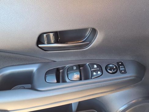 Certified 2025 Nissan Kicks Play S image 19