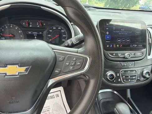 Used 2023 Chevrolet Malibu LT FWD image 17