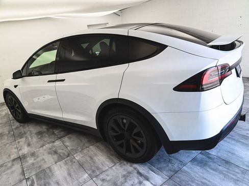 Used 2024 Tesla Model X image 4