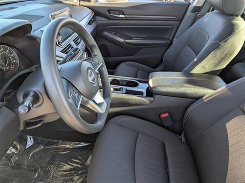 Used 2024 Nissan Altima 2.5 SV image 20
