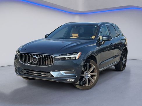 Used 2021 Volvo XC60 T5 Inscription FWD image 2