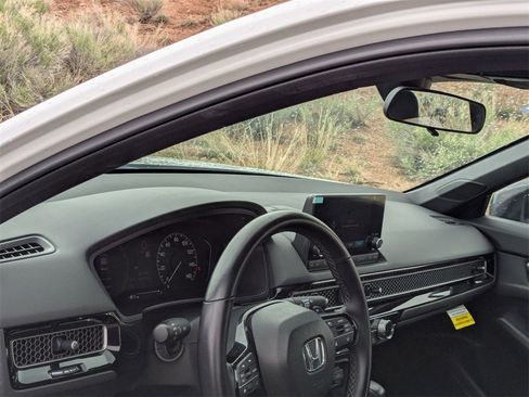 Used 2024 Honda Civic Sport image 10