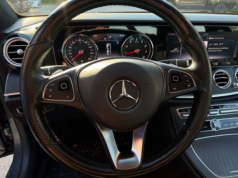 Used 2018 Mercedes-Benz E 300 4MATIC w/ Premium 1 Package image 11
