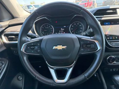 Used 2022 Chevrolet TrailBlazer LT w/ Sun and Liftgate Package AWD/4WD image 17