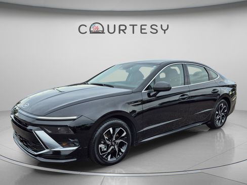 Certified 2024 Hyundai Sonata SEL FWD image 1