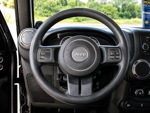 Used 2012 Jeep Wrangler Sport AWD/4WD image 11