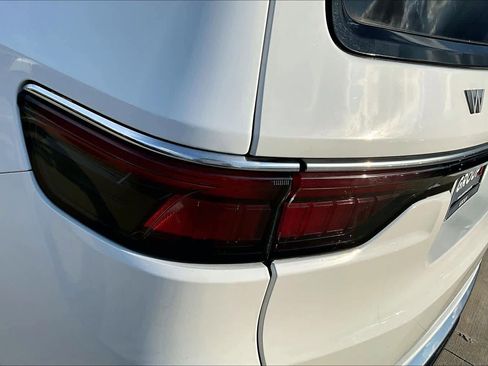 Used 2024 Jeep Wagoneer L Series II w/ Flexible Seating Group image 24