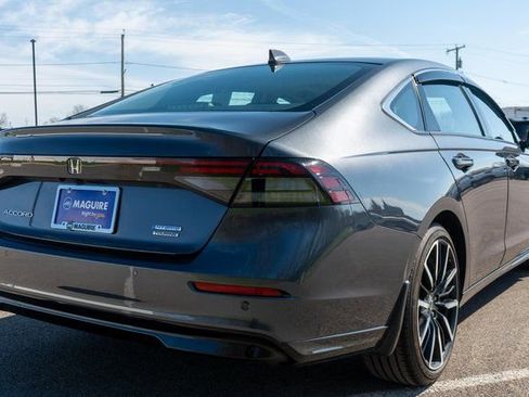 Used 2023 Honda Accord Touring image 6