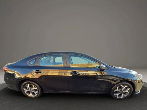 Used 2019 Kia Forte LXS image 4