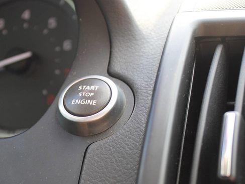 Used 2014 Land Rover LR2 HSE image 22