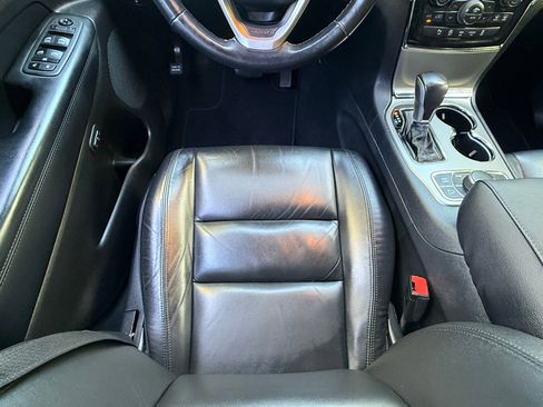 Used 2021 Jeep Grand Cherokee Limited image 17