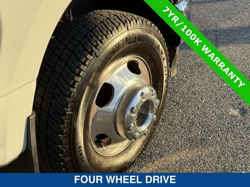 Certified 2025 Ford F350 Lariat w/ Lariat Ultimate Package image 12