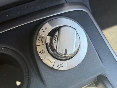 Used 2024 Toyota 4Runner Limited AWD/4WD image 28