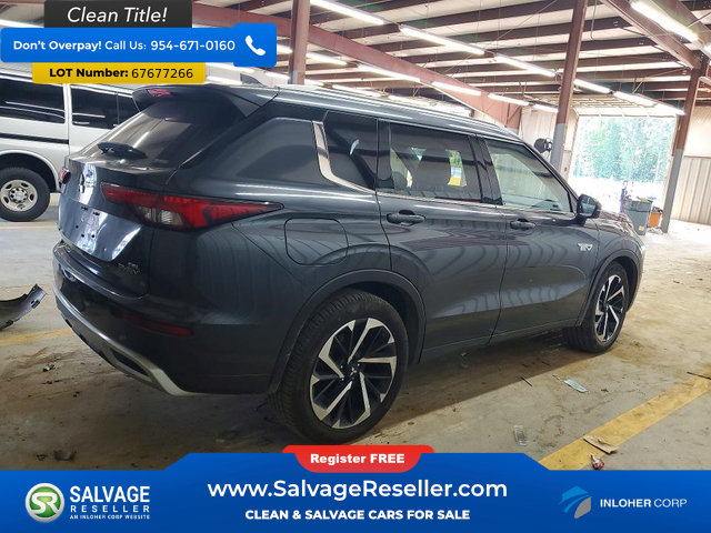 Used 2024 Mitsubishi Outlander 4WD Plug-In Hybrid image 4