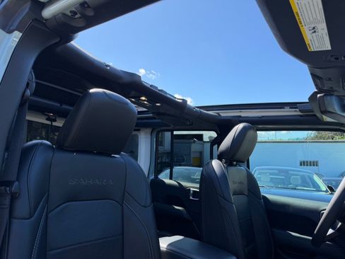 Used 2023 Jeep Wrangler Unlimited Sahara AWD/4WD image 33