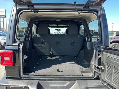 Used 2022 Jeep Wrangler Unlimited Sport image 12
