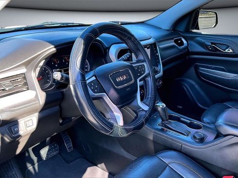 Used 2019 GMC Acadia SLT image 16