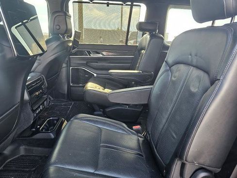 Used 2022 Jeep Wagoneer Series III w/ Premium Group I AWD/4WD image 44