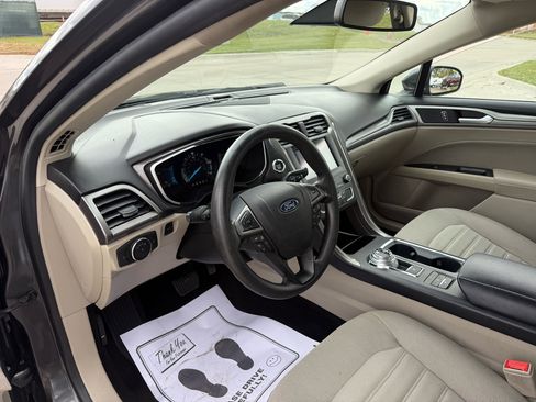 Used 2019 Ford Fusion SE image 11