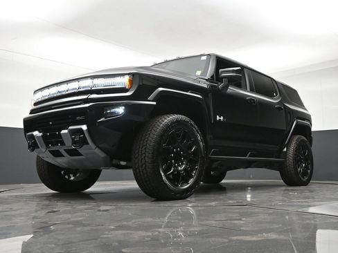 Certified 2026 GMC Hummer EV SUV AWD/4WD image 24