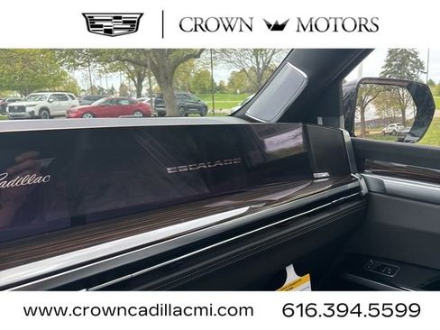 New 2026 Cadillac Escalade ESV Luxury w/ LPO, Radiant Package AWD/4WD image 18
