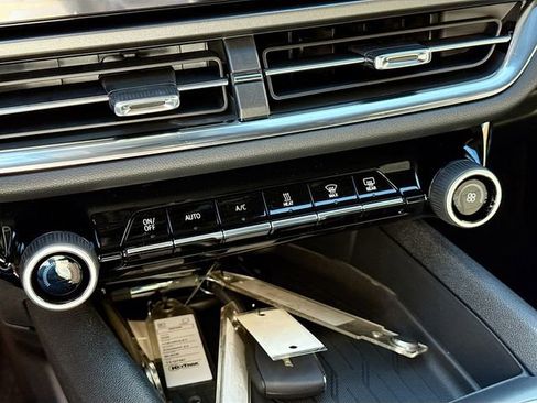 New 2026 Chevrolet Equinox EV LT image 17