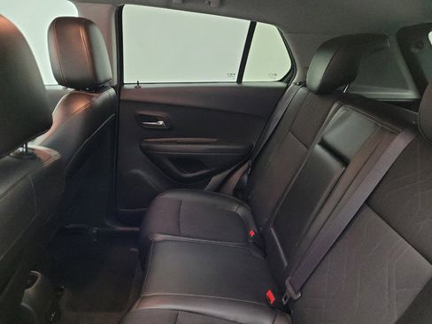 Used 2017 Chevrolet Trax LT w/ LT Convenience Package image 18