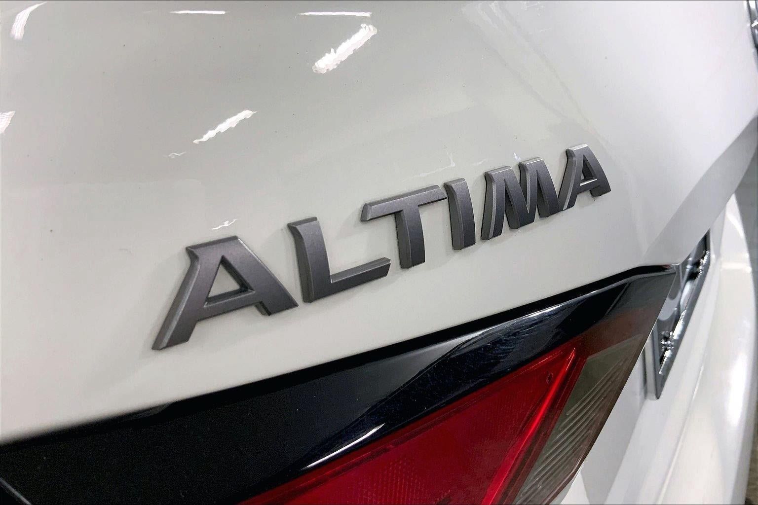 Used 2025 Nissan Altima 2.5 SV FWD image 8