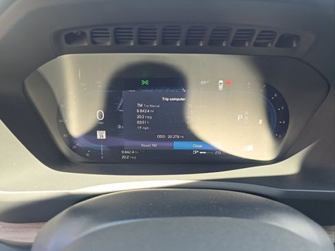 Used 2025 Volvo XC90 B5 Plus AWD/4WD image 5