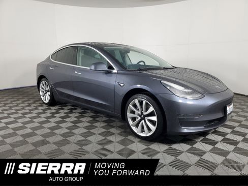 Used 2019 Tesla Model 3 Standard Range Plus image 1