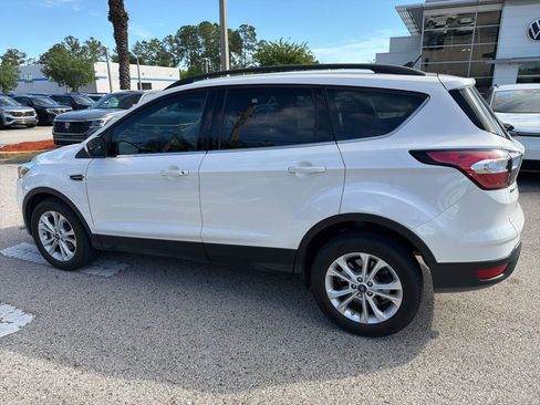 Used 2018 Ford Escape SE w/ SE Sync 3 Package image 5