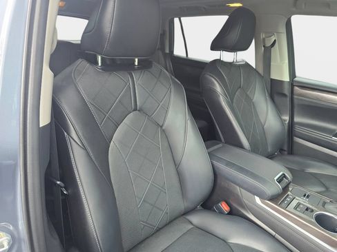 Used 2021 Toyota Highlander Platinum AWD/4WD image 10