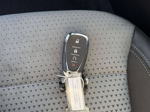Used 2025 Chevrolet Trax LT FWD image 22