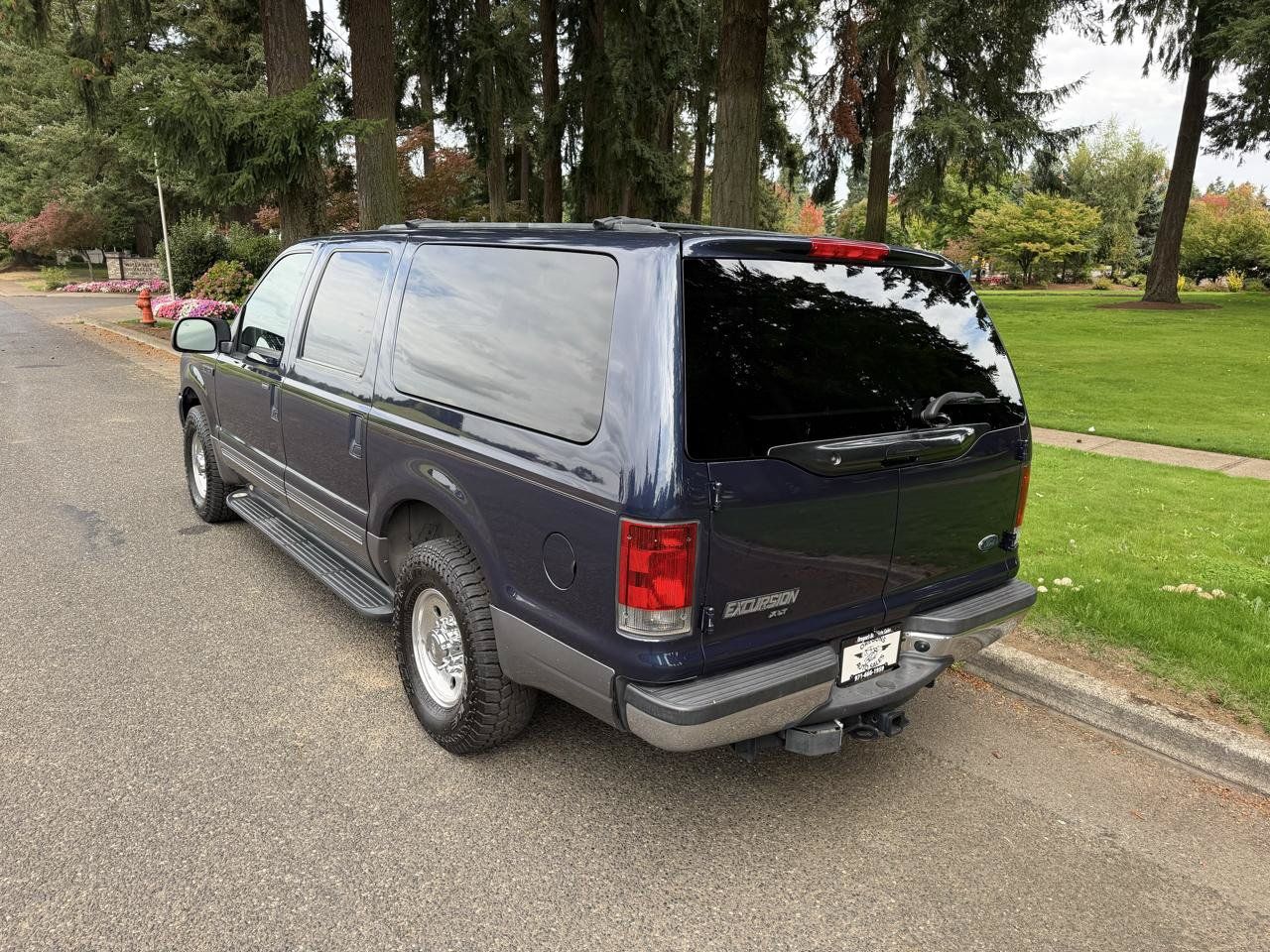 Used 2002 Ford Excursion XLT RWD image 3