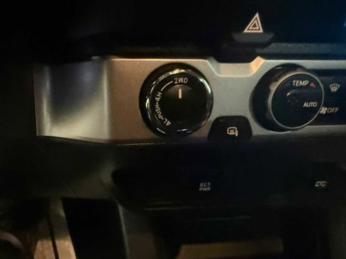 Certified 2022 Toyota Tacoma SR image 33