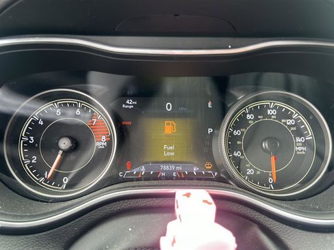 Used 2022 Jeep Cherokee Trailhawk w/ Sound & Nav Group AWD/4WD image 8