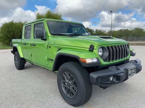 New 2025 Jeep Gladiator Sport AWD/4WD image 7