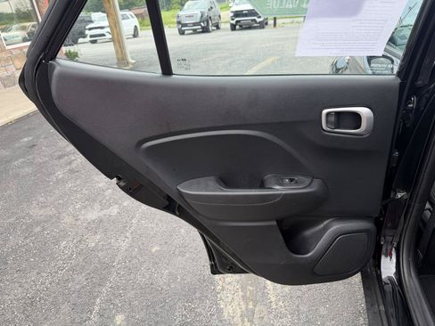 Used 2022 Hyundai Venue SEL w/ Cargo Package FWD image 17