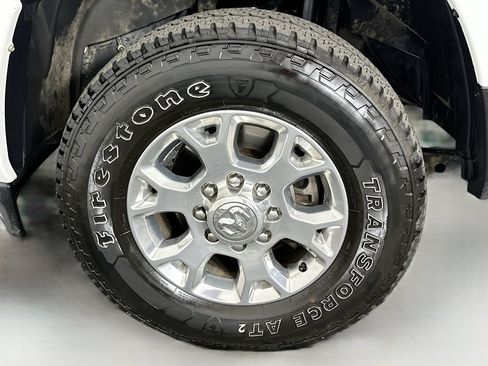 Used 2024 RAM 2500 Laramie AWD/4WD image 33