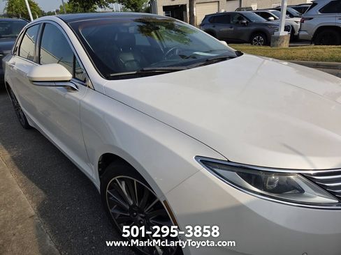 Used 2013 Lincoln MKZ FWD image 3