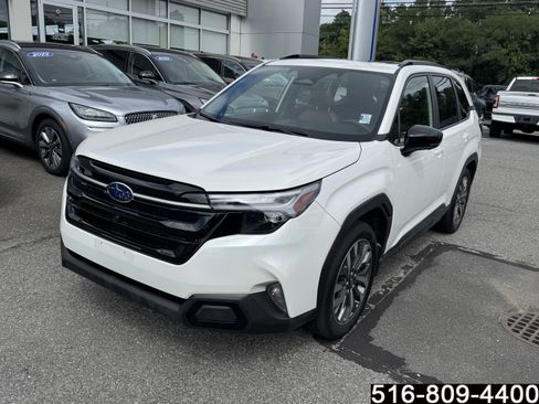 Used 2025 Subaru Forester Touring AWD/4WD image 8