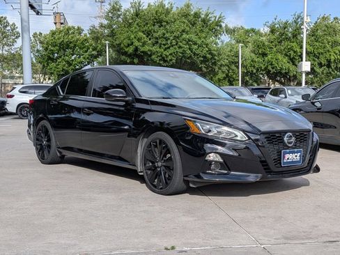 Used 2022 Nissan Altima 2.5 SR w/ Midnight Edition Package image 3