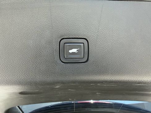 Used 2019 Chevrolet Traverse LT w/ LT Premium Package FWD image 26