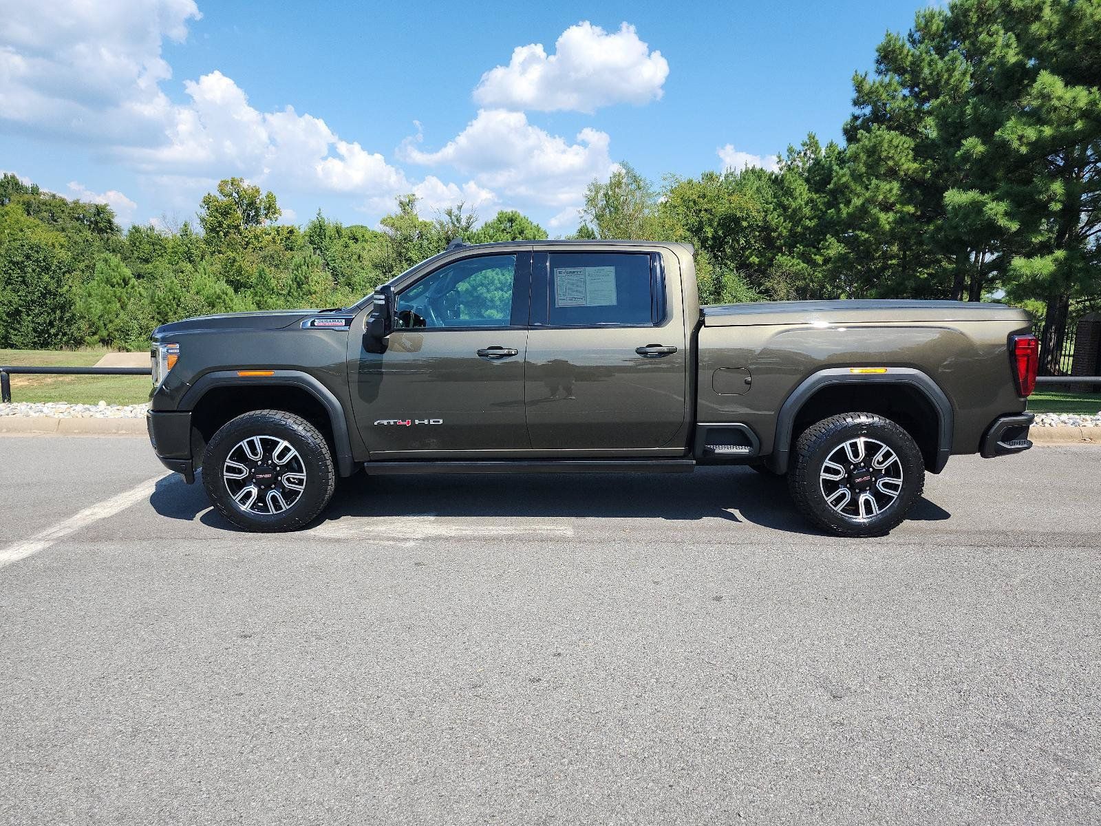 Used 2023 GMC Sierra 2500 AT4 w/ AT4 Premium Plus Package AWD/4WD image 2