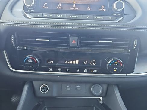 Used 2023 Nissan Rogue SV FWD image 45