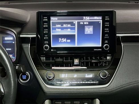 Certified 2022 Toyota Corolla Cross LE image 28